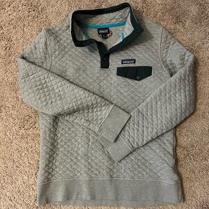 Patagonia Gray and Green Quilted Pullover